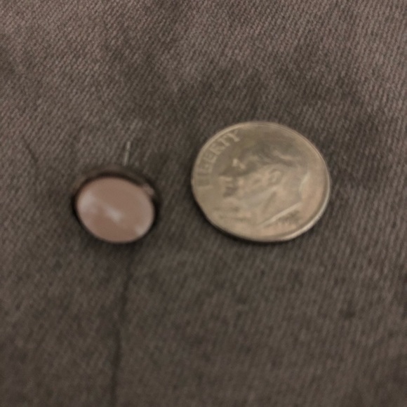 Pink studs - Picture 2 of 2